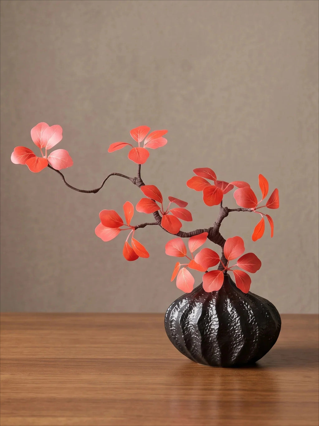 Orientalisches Luxus-Karmesinrotes Blatt Skulpturales Kunstblumenarrangement  