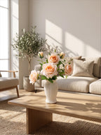 Ethereales Rosenblüten-Ensemble Kunstblumenarrangement