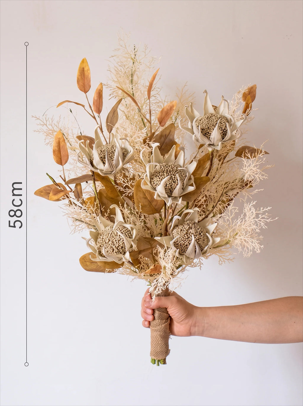 Künstliches Blumenarrangement - Neutrale Töne Protea & Laub
