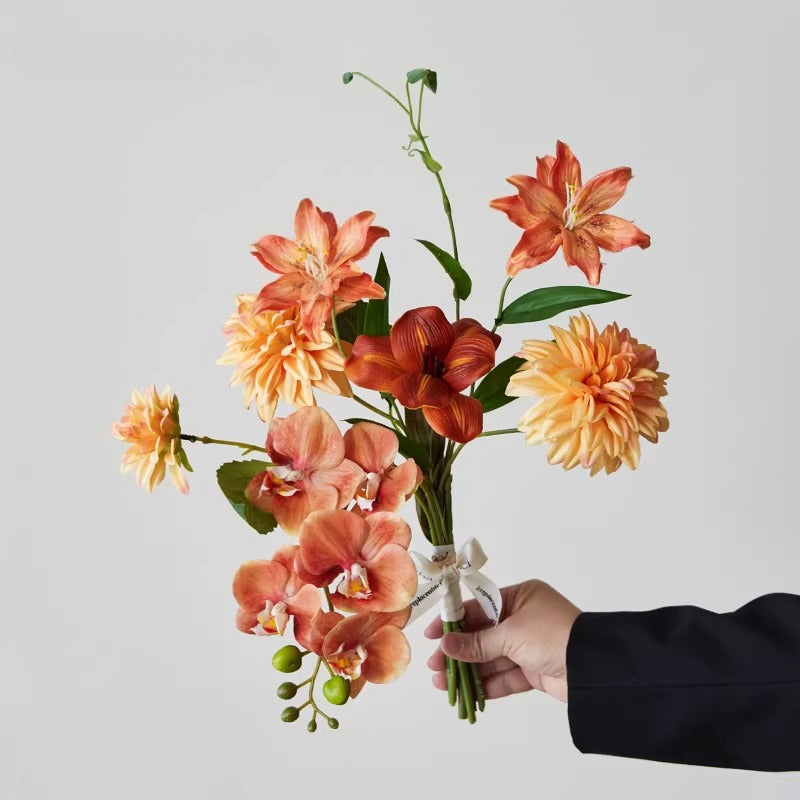 Composition florale fausse Ensemble luxe orchidée et dahlia terre cuite