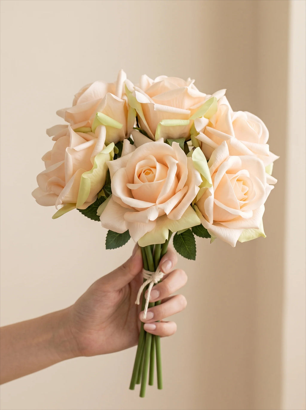 Künstliches Rosenarrangement - Champagner (10 Stiele / 10 Rosen)