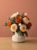Oljemålning-stil konstgjord blomsterarrangemang - Vintage karamell & krämrosor