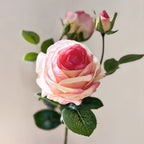 Composition florale fausse Mise en scène de table rose poudré éthérée