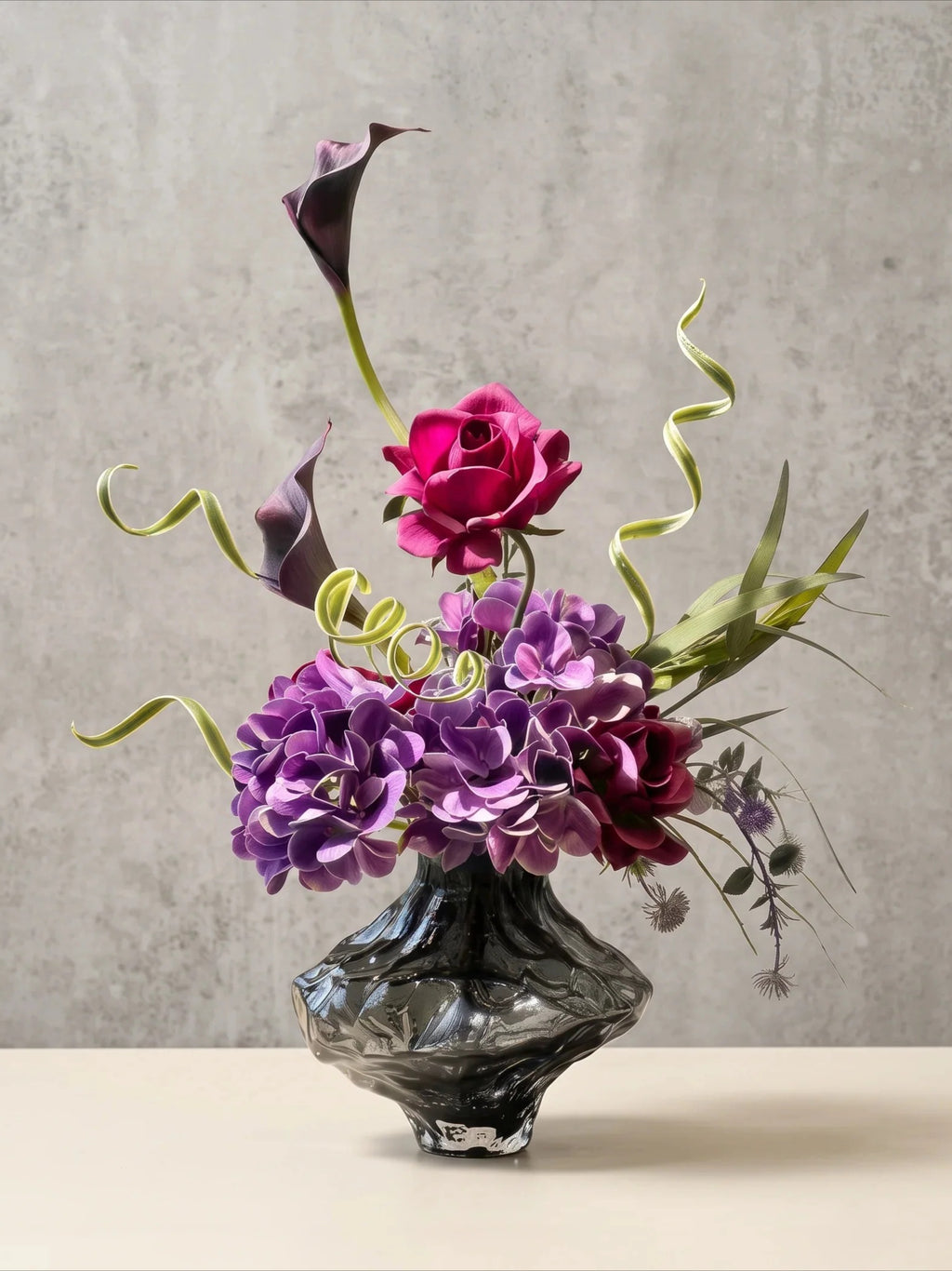 Arrangement floral artificiel Hortensia et Rose Violet Sombre