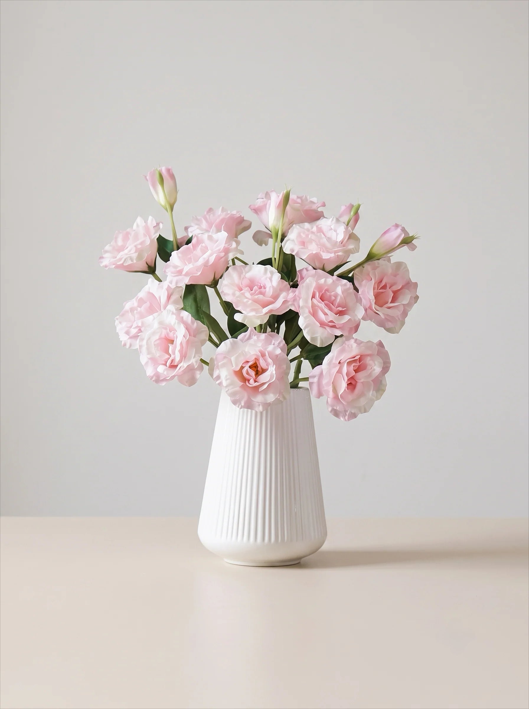 Arrangement floral artificiel élégant de lisianthus rose