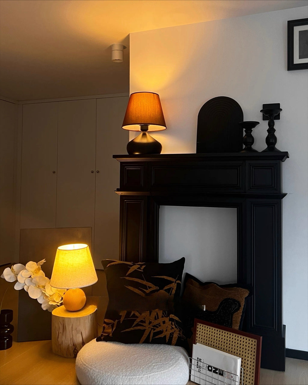 Nordic Retro Fabric Shade Table Lamp Matte Black Iron Base