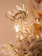 Künstliches Blumenarrangement - Neutrale Töne Protea & Laub
