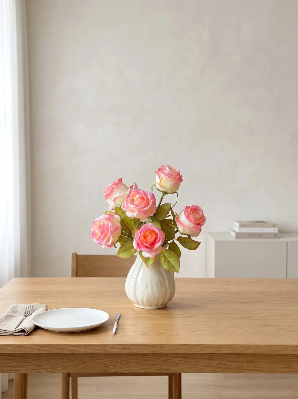 Galerie-Stil Blühende Samtrose Elegantes Kunstblumenarrangement  