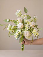 Nordische weiße Rose & Blütenbrise Kunstblumenarrangement