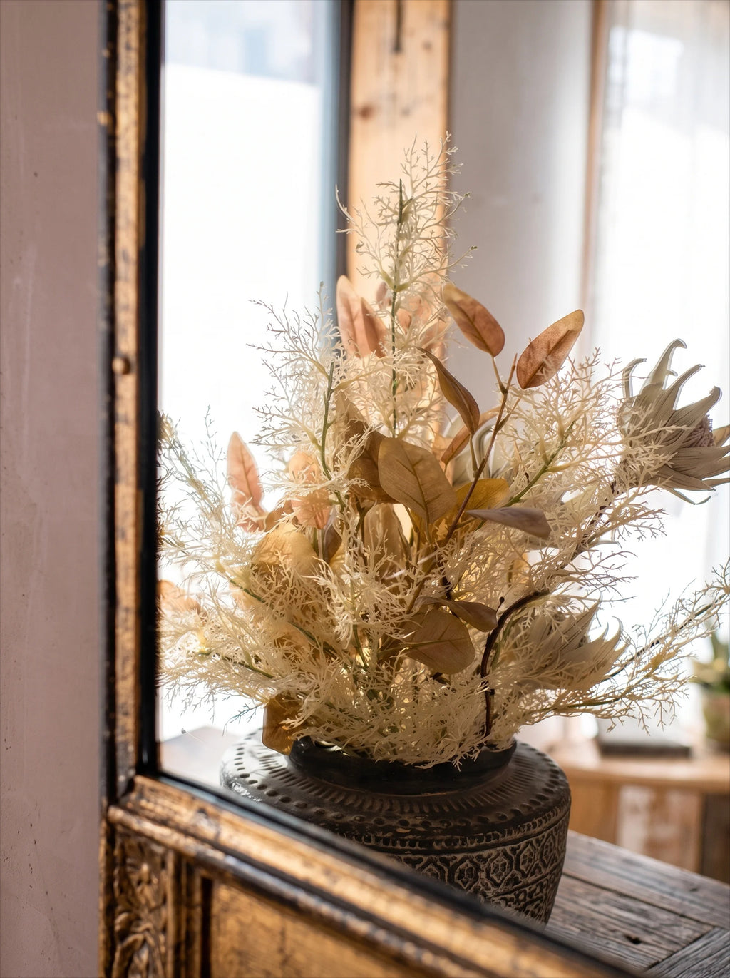 Künstliches Blumenarrangement - Neutrale Töne Protea & Laub