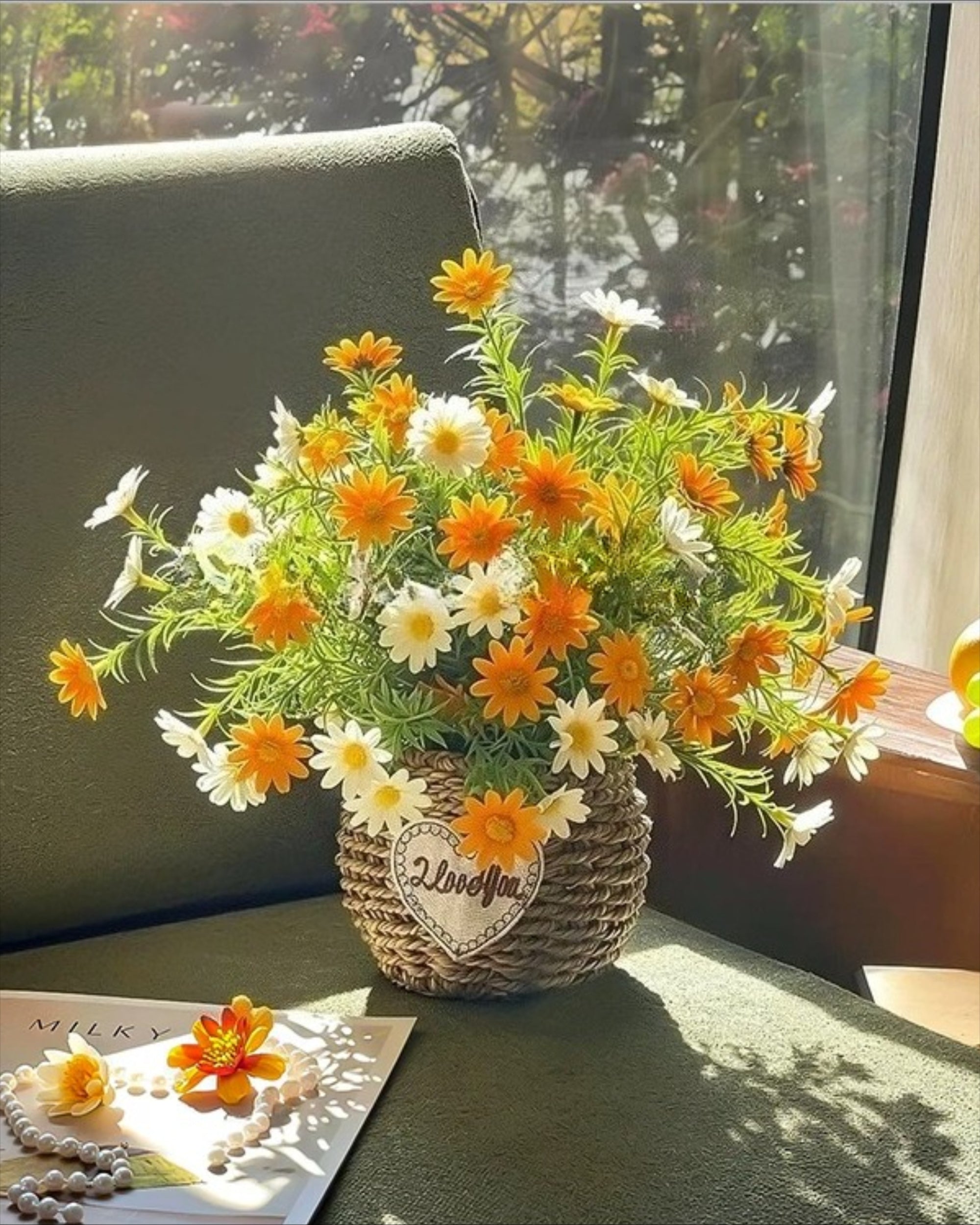 Arrangement floral artificiel Panier Marguerite et Camomille ensoleillés