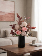 Blush romance luxe roze artisanale kunstbloemschikking