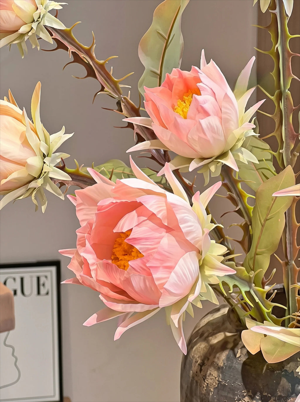 Aprikosen-Protea-Krone Kunstblumenarrangement