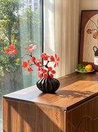 Orientalisches Luxus-Karmesinrotes Blatt Skulpturales Kunstblumenarrangement  