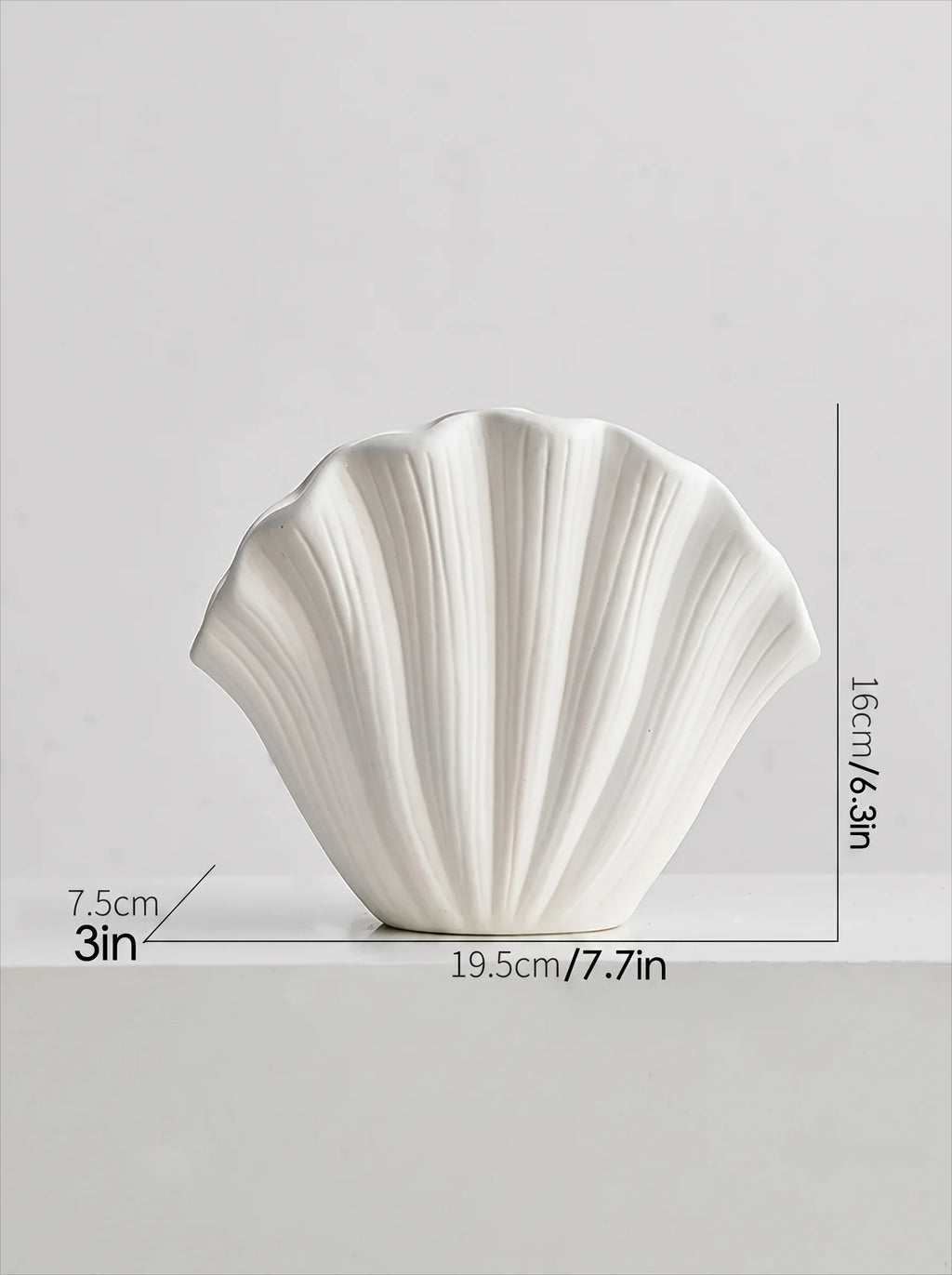 Shell Vase - White