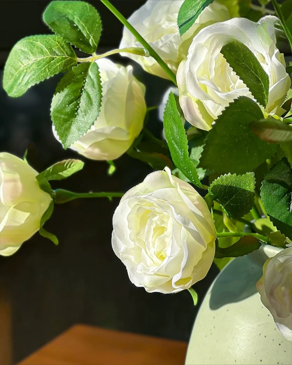 Luxe Witte Sprayroos Faux Bloemstuk