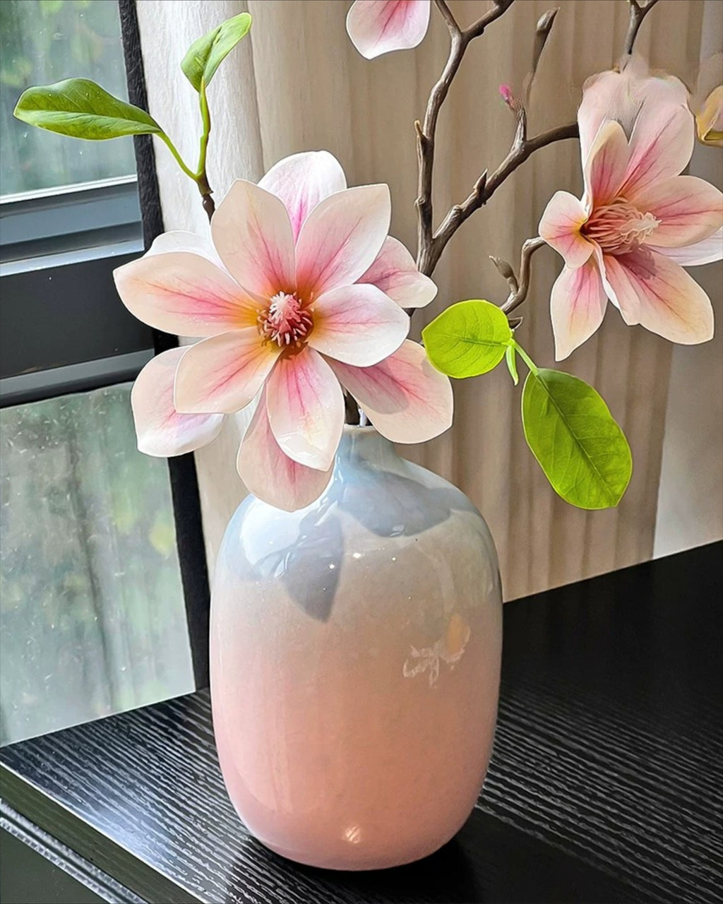 Roze Magnolia Verloopvaas Faux Bloemstuk met Vaas