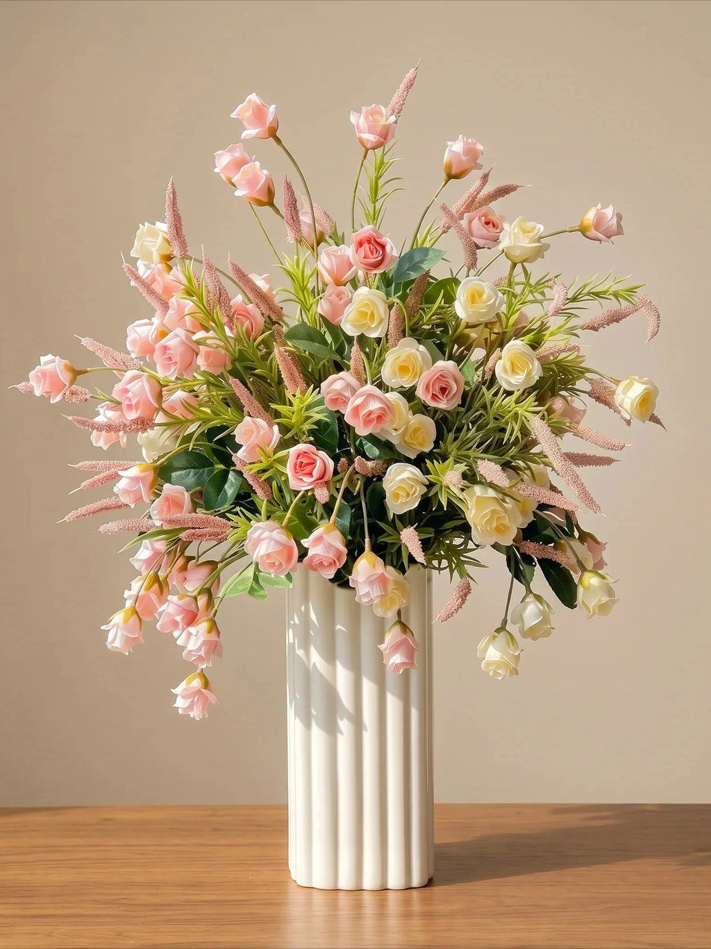 Französisches romantisches Rosen-Kunstblumen-Arrangement
