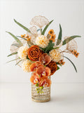 Luxe orchidee in amberkleur uit het midden van de twintigste eeuw, kunstbloemschikking