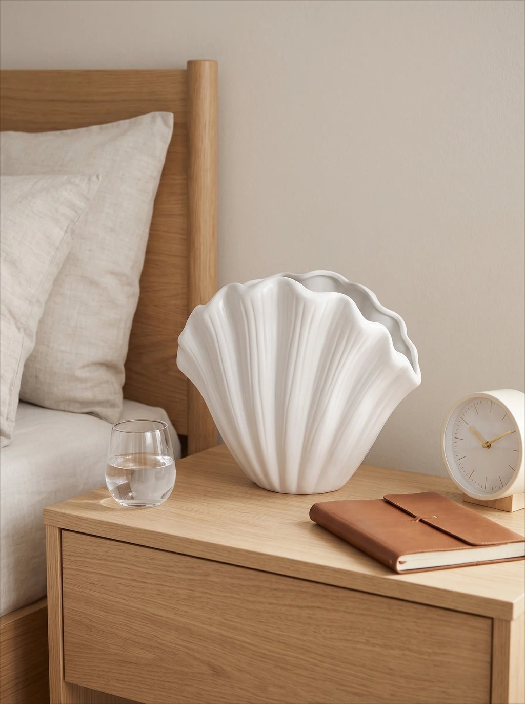 Shell Vase - White