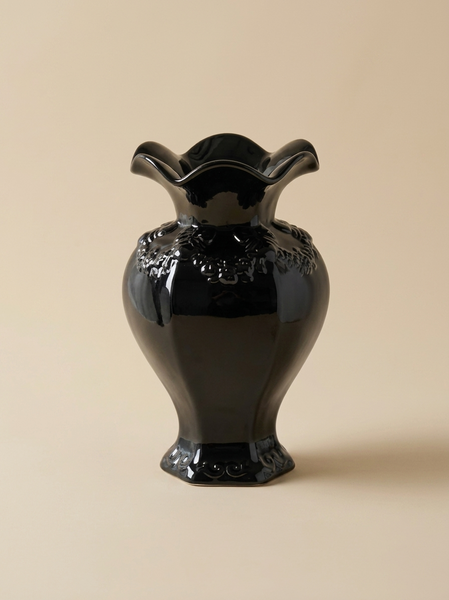 ノ*ズ様 黒い陶器の花瓶 フリル付き陶器花瓶 - ゴシックブラック – Chavanic