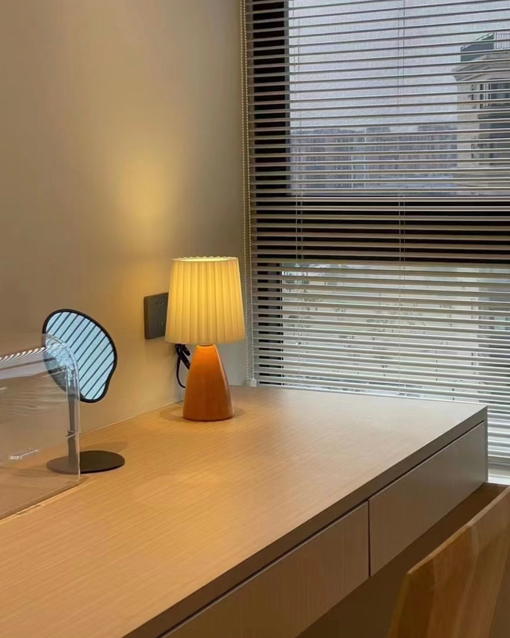 Nordic Retro Pleated Fabric Table Lamp with Amber Ceramic Base