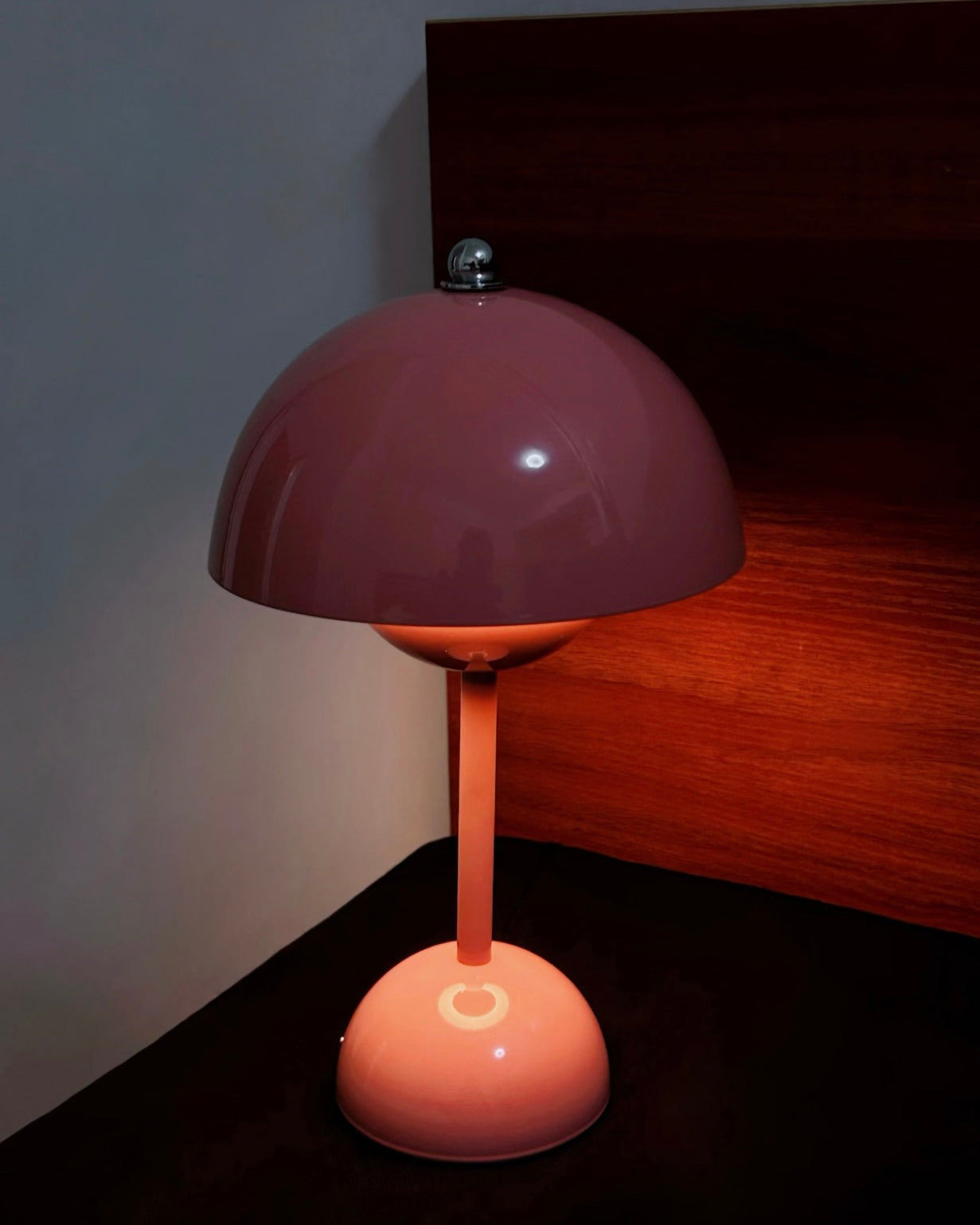 Modern Minimalist Dome Metal Table Lamp with Solid Color Base