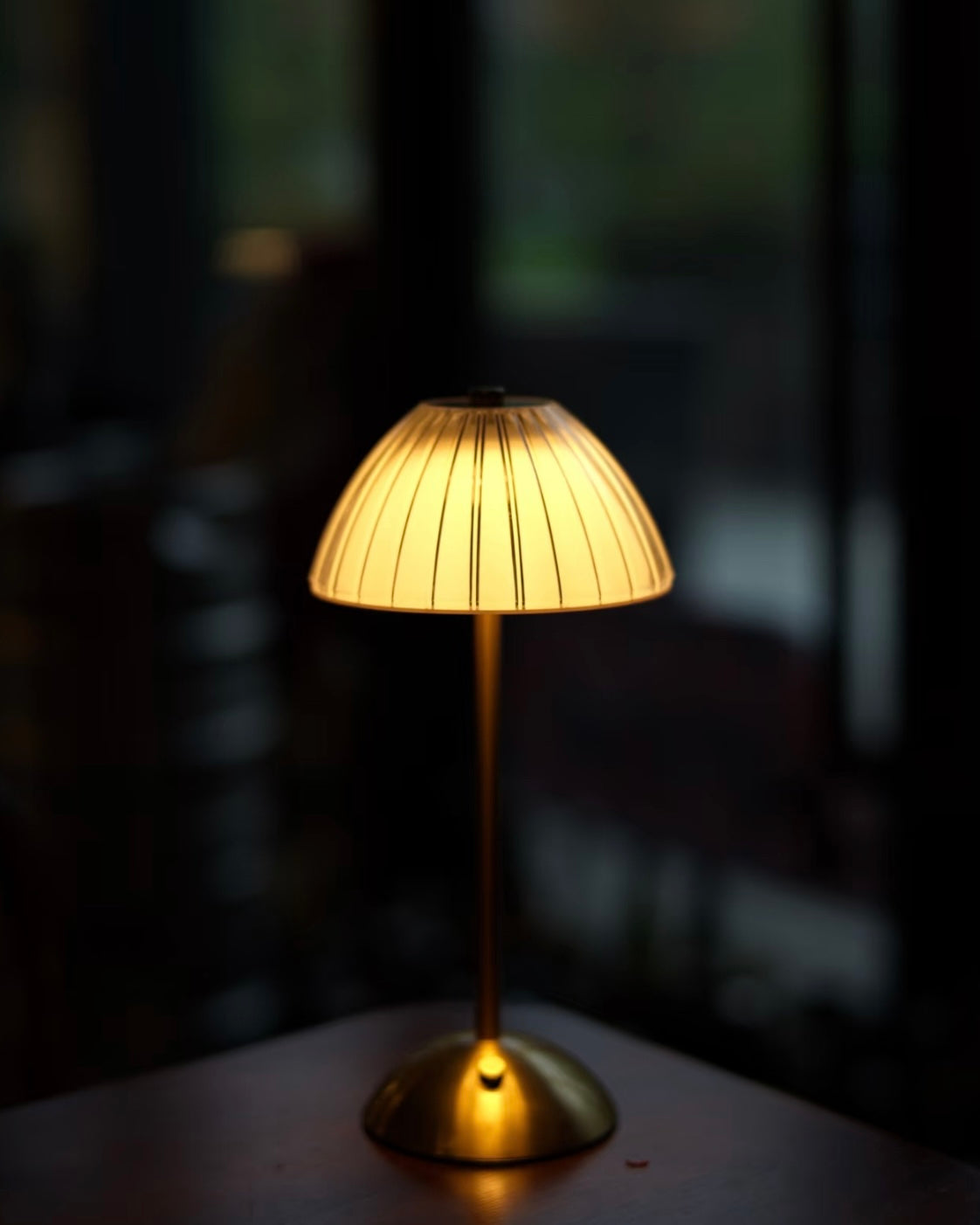 Nordic Retro Ribbed Glass Table Lamp with Brass Metal Base