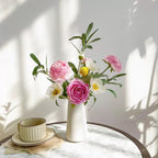Composition florale fausse Rose des bois et hortensia rose poudré