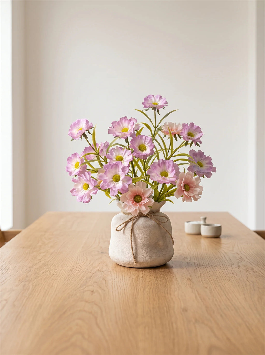 Cremige Flieder-Gänseblumenbrise Kunstblumenarrangement