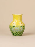 Handbemalte Keramikvase mit Blumenwiesenmotiv in Sonnengelb