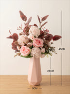 Blush romance luxe roze artisanale kunstbloemschikking