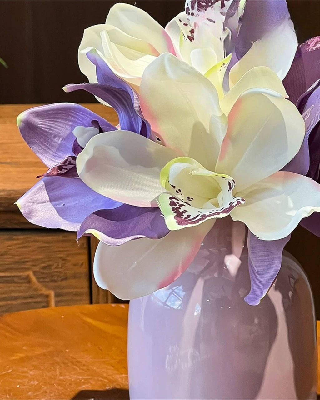 Arrangement floral artificiel Cymbidium Lavande