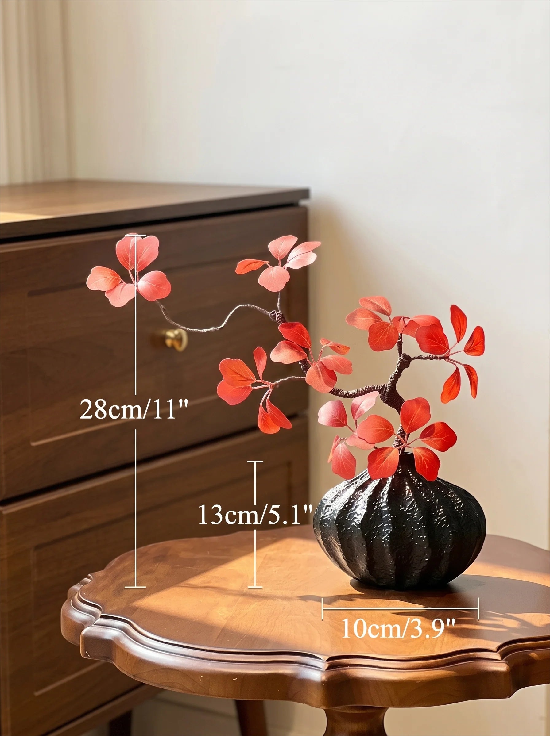 Orientalisches Luxus-Karmesinrotes Blatt Skulpturales Kunstblumenarrangement  