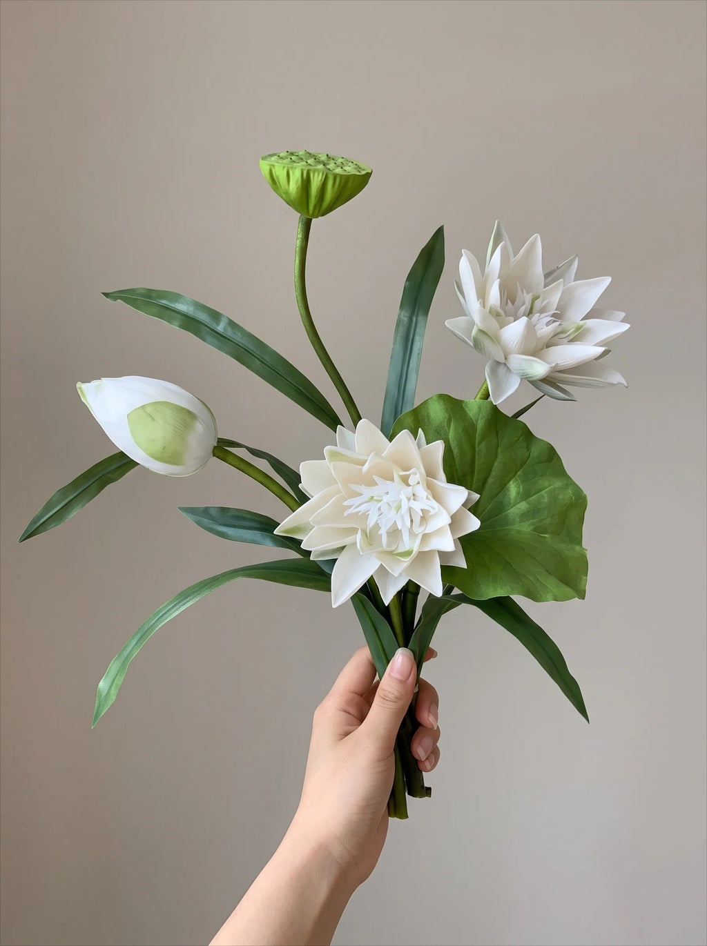 穏やかな禅の植物の傑作ラグジュアリー人工花アレンジメント