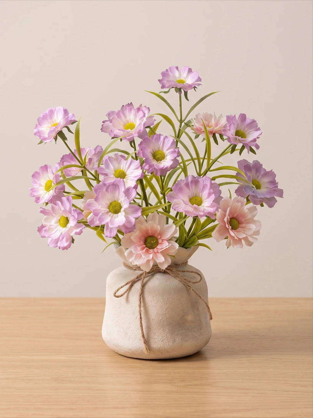Cremige Flieder-Gänseblumenbrise Kunstblumenarrangement